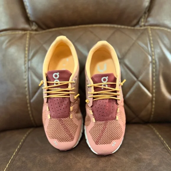 On Cloud 2.0 Swiss Engineering Running Shoes - Picture 3 of 8